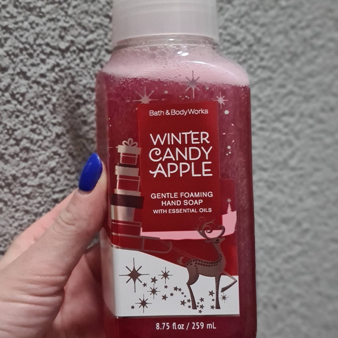 

Парфюмированная пенка- мыло для рук Bath and Body Works WINTER CANDY APPLE