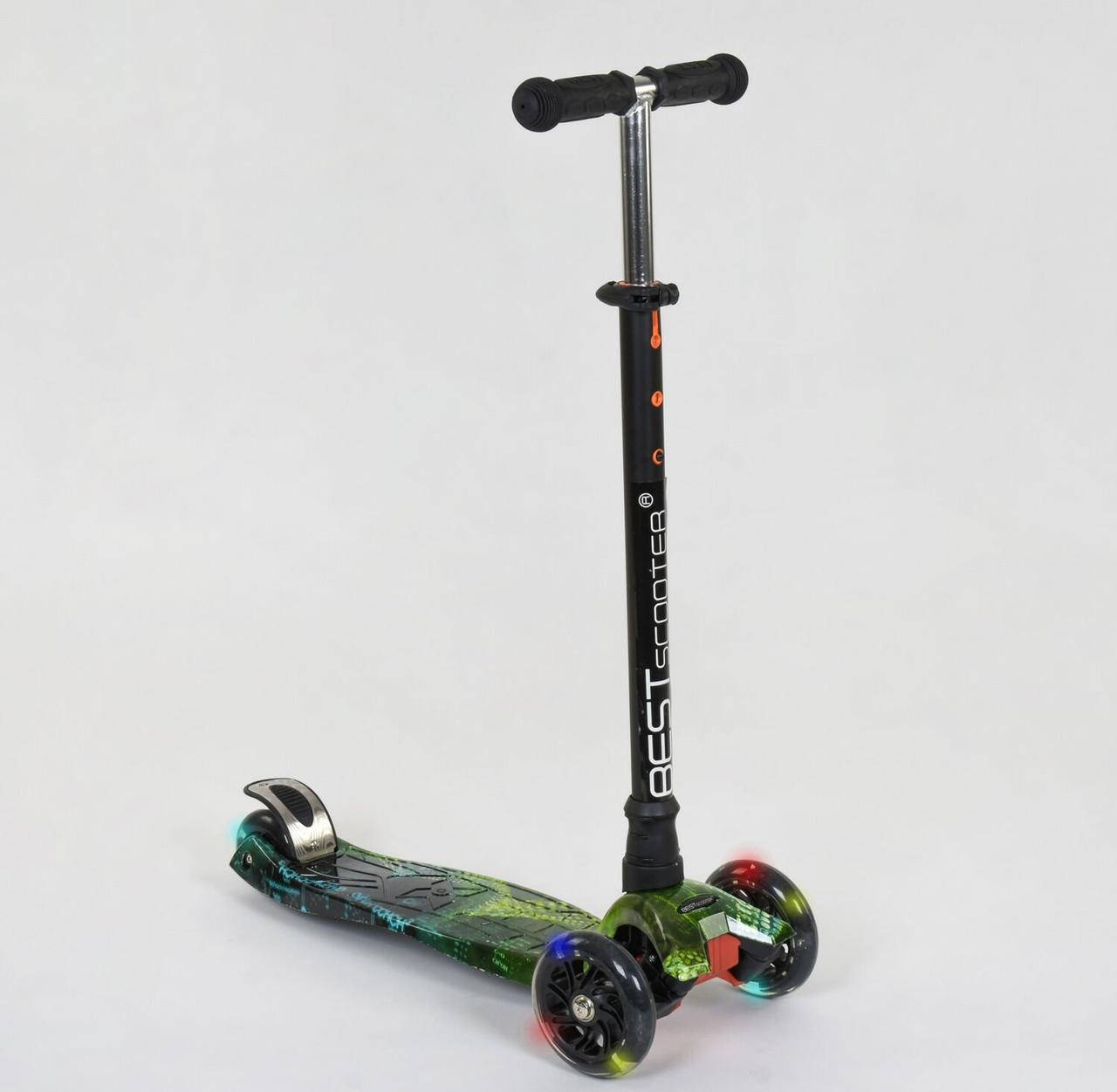 

Самокат MAXI Best Scooter пластмассовый, 4 колеса PU, свет, d=12см для мальчика
