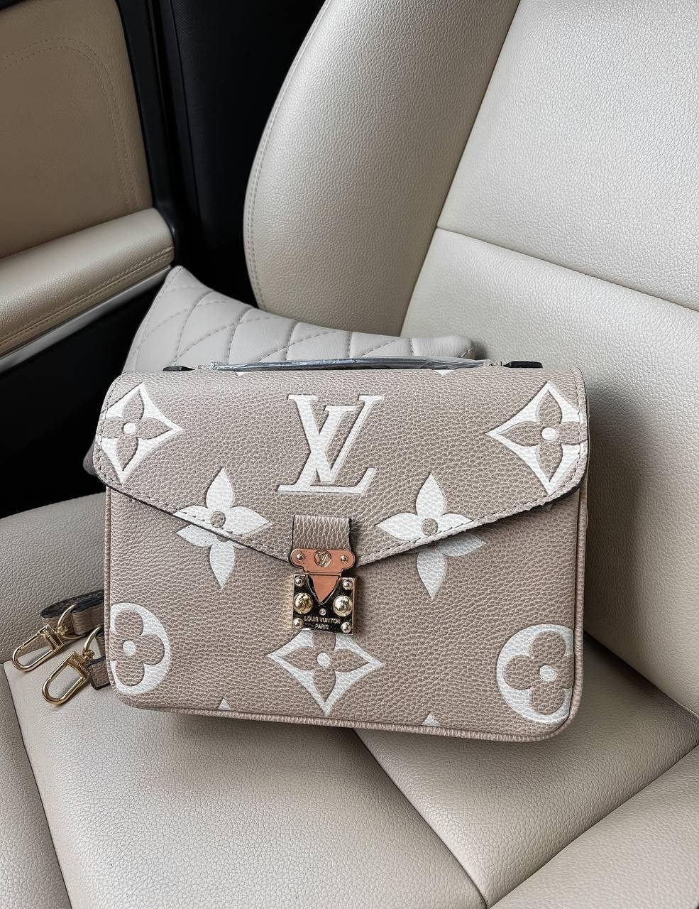 

Сумочка Луи Виттон Louis Vuitton LV Métis