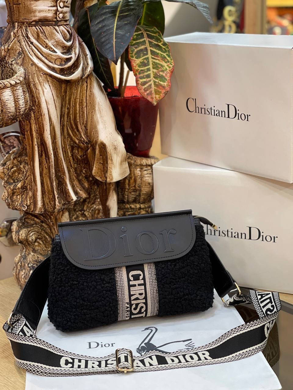 

Женская Сумка Dior мягкая отделка