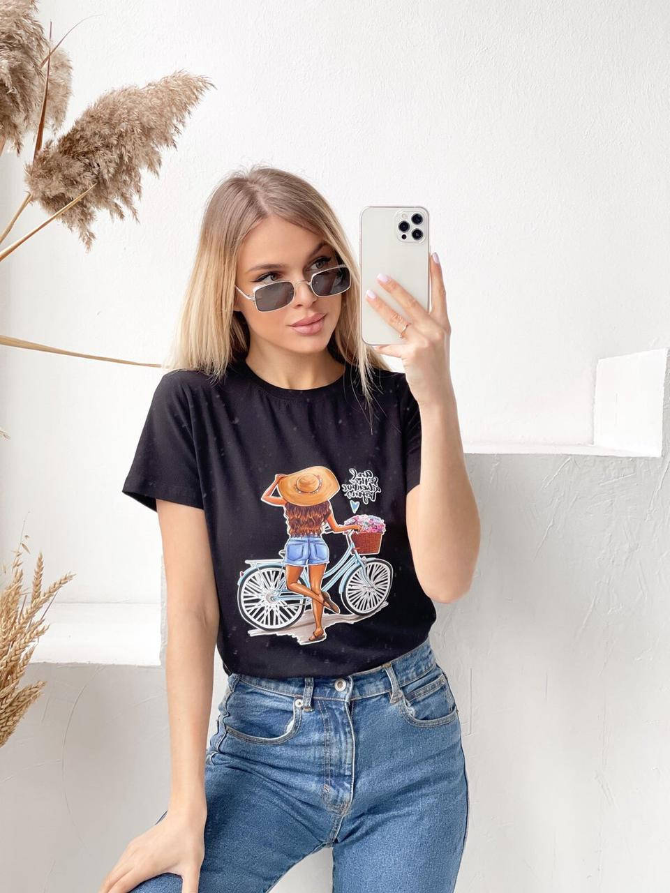 

Футболка "Девушка с велосипедом", Разные цвета