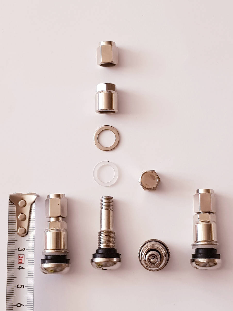 

Вентиль диска бескамерной шины высота 42 мм., металлический, разборной