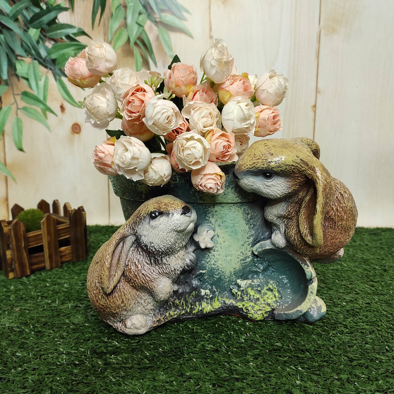 

Кашпо для цветов с двумя зайчиками 17 см