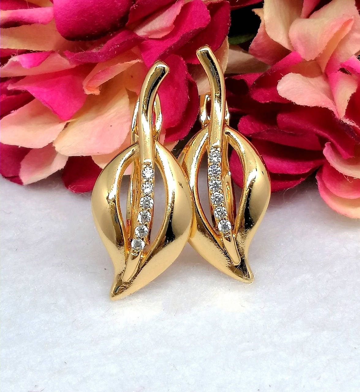 

Стильные женские серьги из медицинского золота. Сережки позолоченные ХР. Медзолото