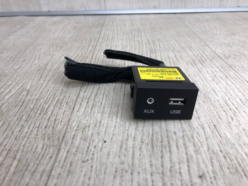 

USB адаптер HYUNDAI ELANTRA AD 2017 96120-F2010