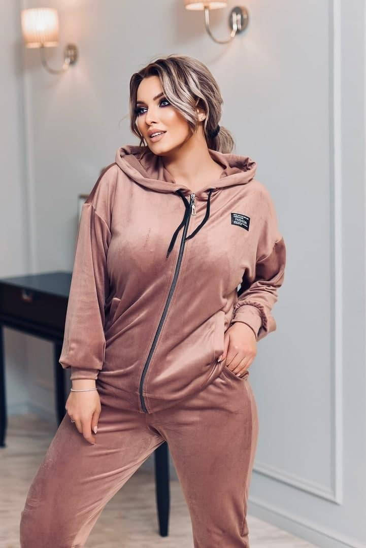 

Женский удобный велюровый городской спортивный костюм