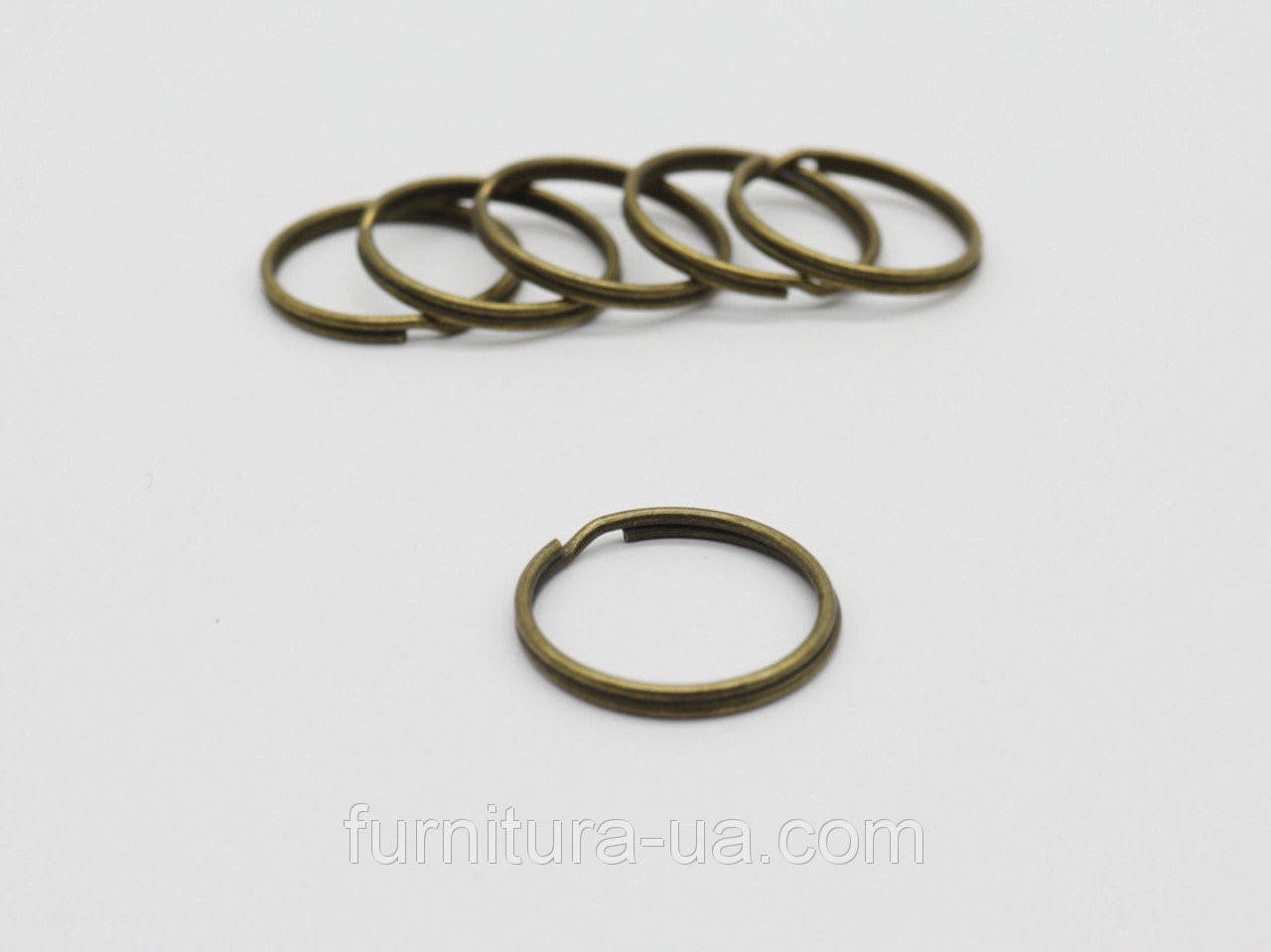 

Кольцо для ключей. Качество.Цвет старая латунь. 25мм