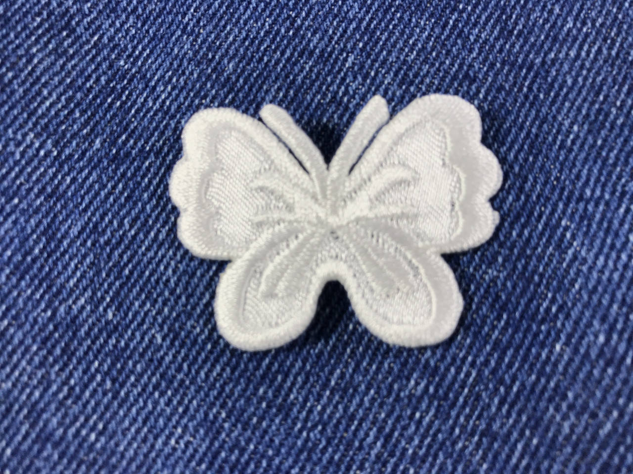 

Нашивка бабочка цвет белый 43х33 мм