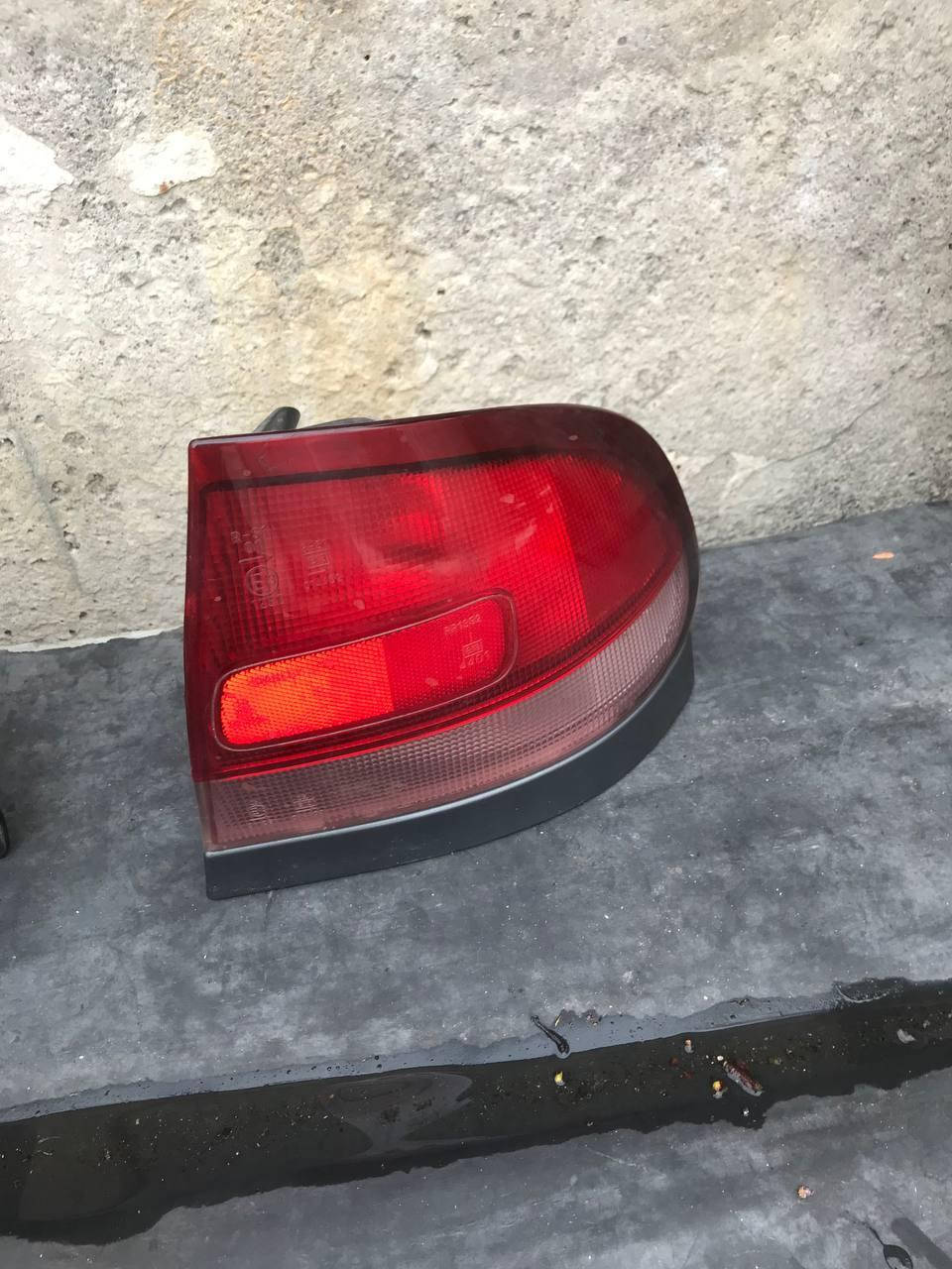 

Фонарь задний правый Mazda 626. Хетчбек. 1992-1997 г.в.