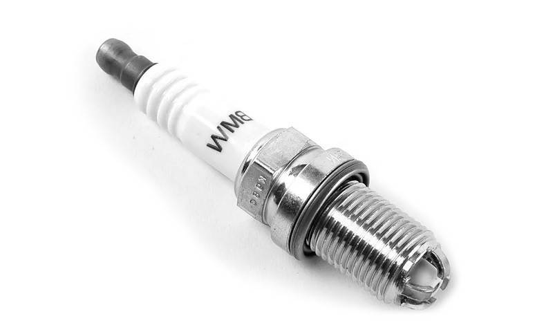 

Свеча зажигания BMW 12120037607 NGK Laser Platinum BKR6EQUP e39 e46 и т.д.