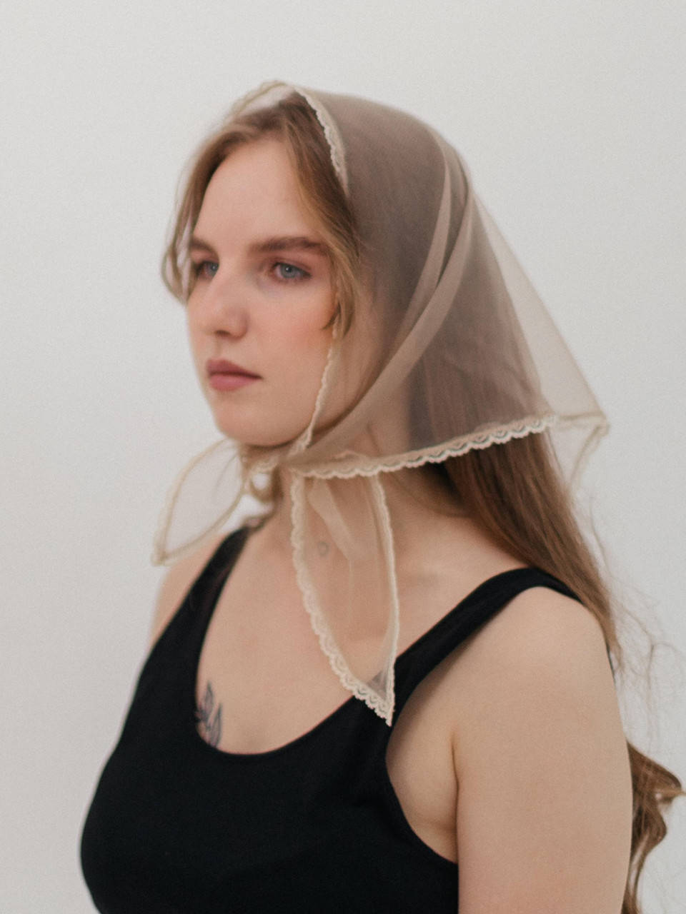 

Женская косынка летняя стильная красивая модная легкая бежевого цвета, Бежевый