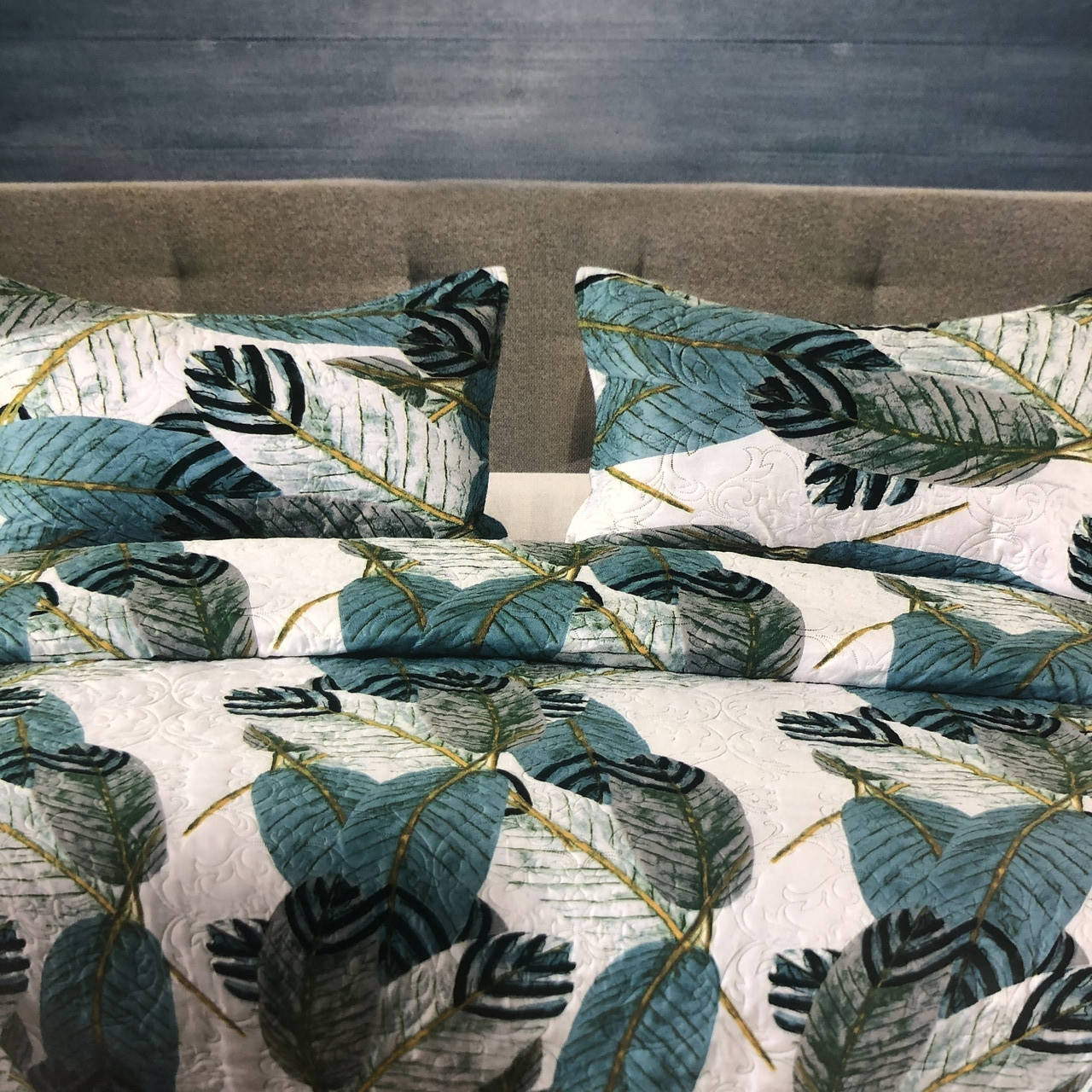 

Покрывало стеганое с наволочками из хлопка XC143