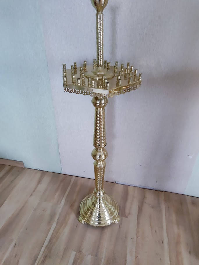 

Подсвечник на 36 св.