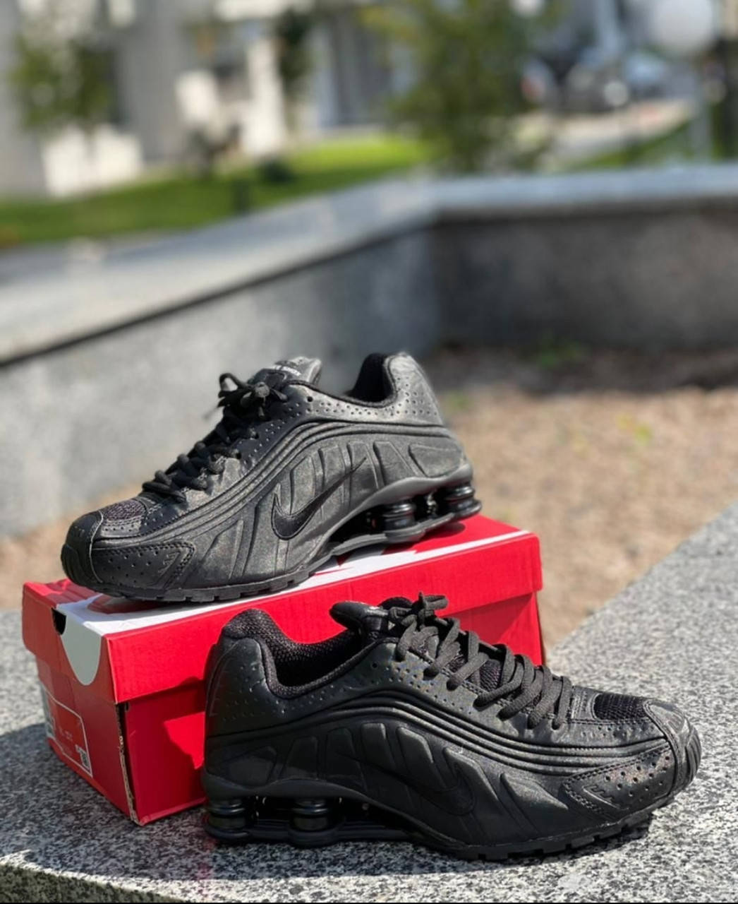

Кросівки NIKE SHOX R4 45, Черный