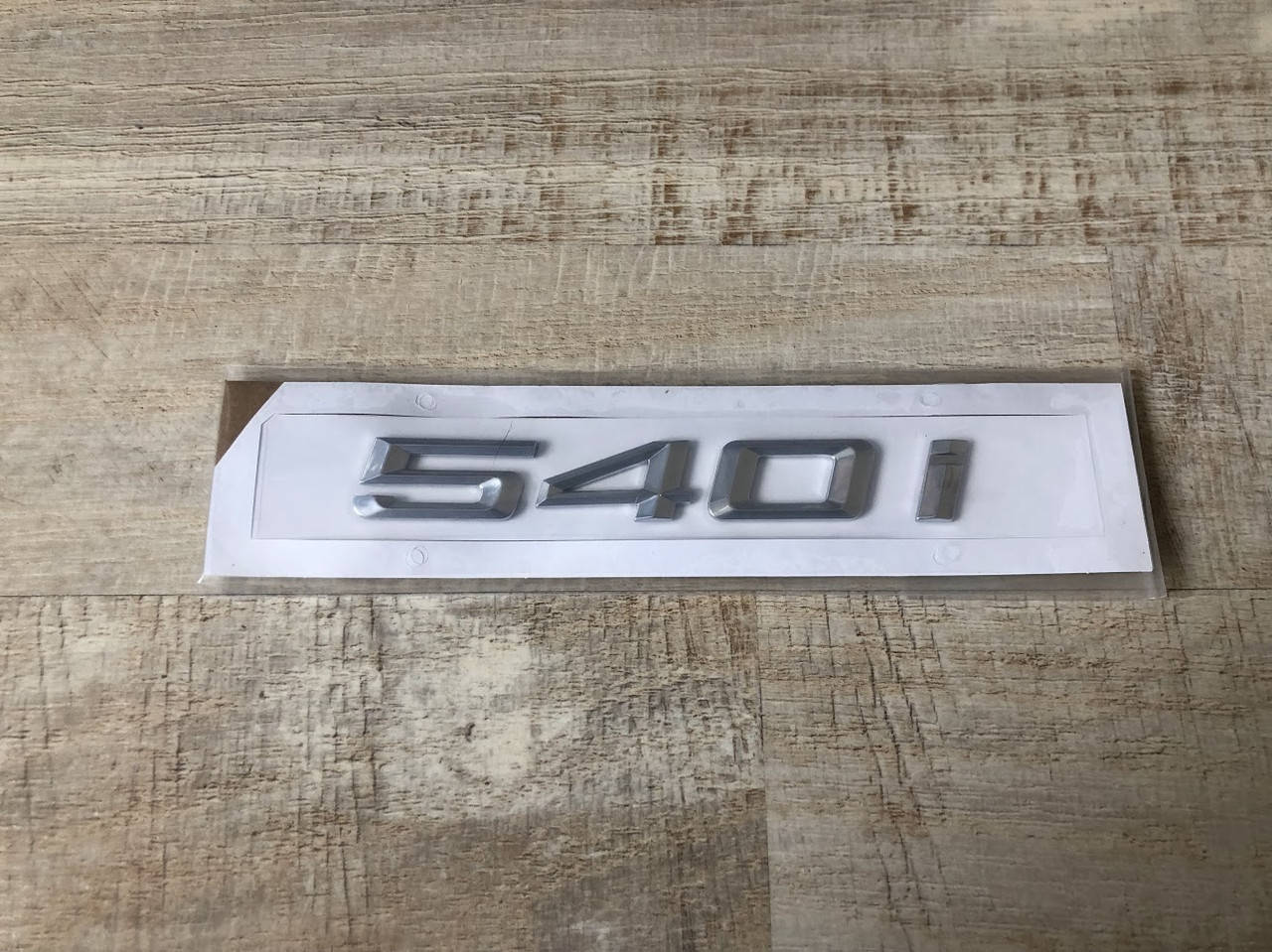 

Шильдик Напис Багажника БМВ BMW 540i