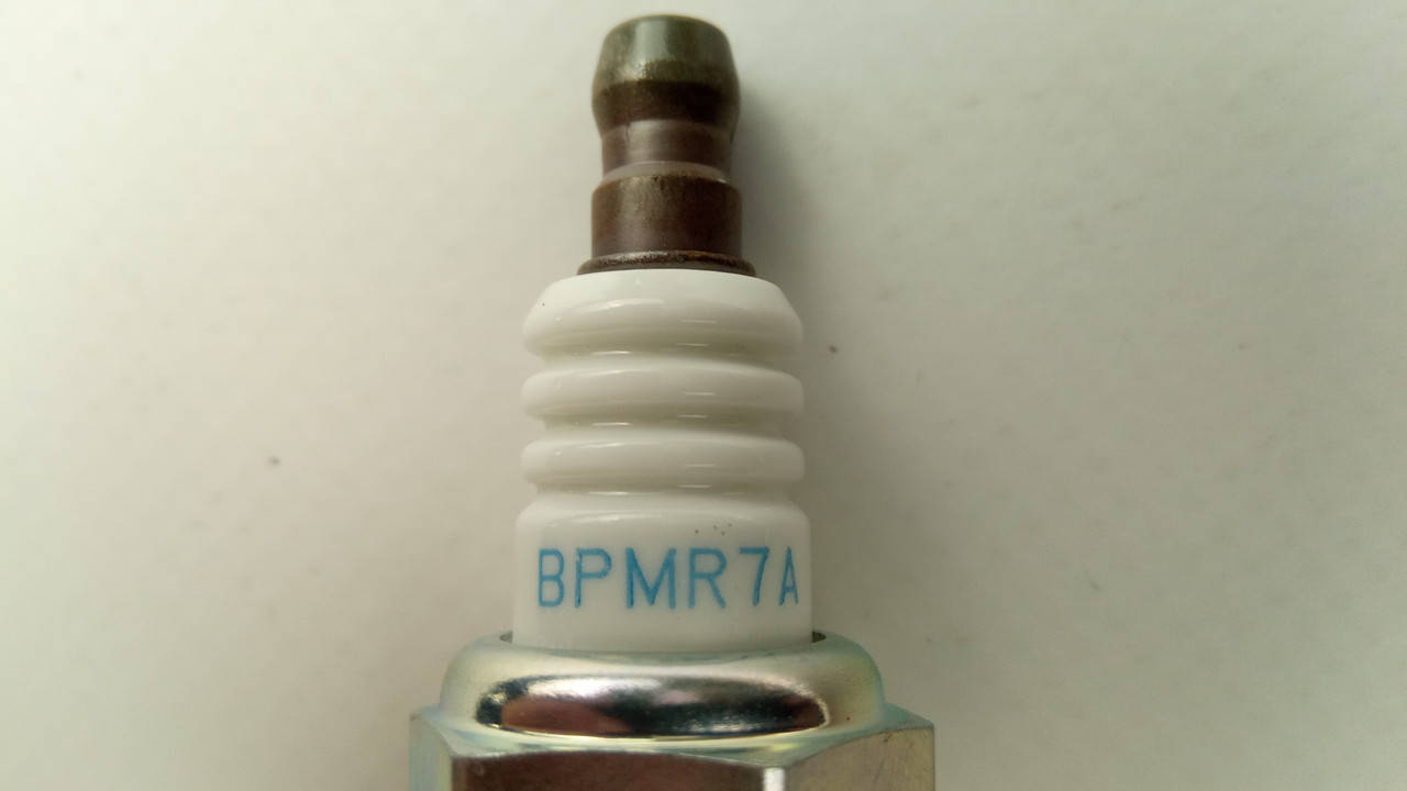 

Свеча зажигания NGK BPMR7A/4626 (бензопила, бензокоса)