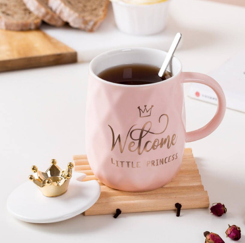 

Кружка с крышкой и ложкой Корона Welcome 5727 430 мл BF, Разные цвета