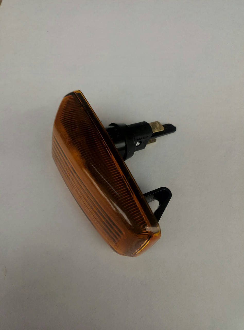 

Повторитель поворота ВАЗ 2115 2114 2113 2123 Нива Шевроле жёлтый