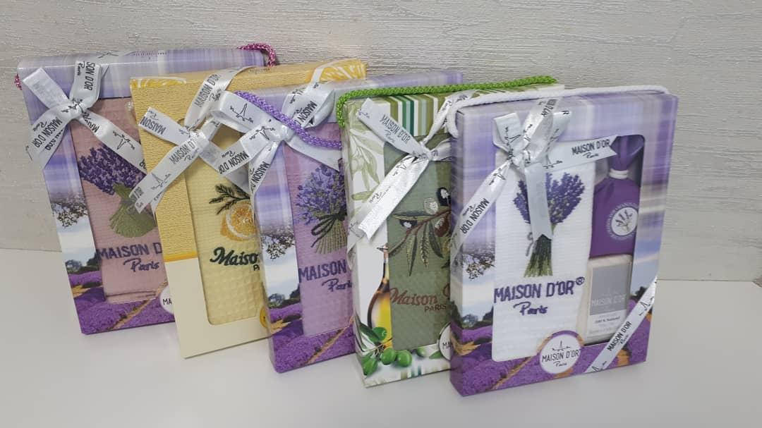 

Подарочный набор кухонное полотенце + мыло + лаванда Maison D'or