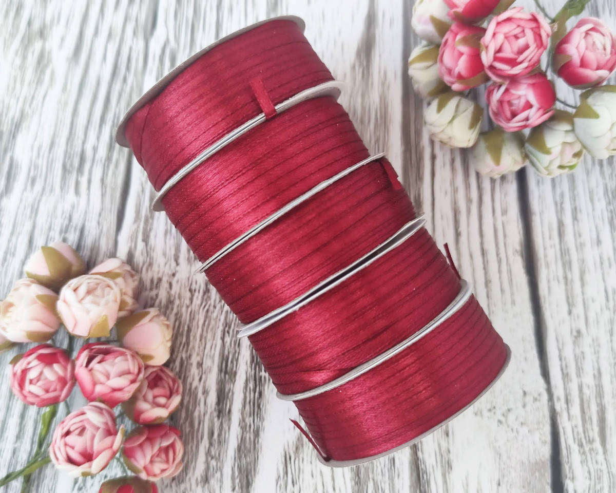 

Лента атласная вишневый 0,3 см (91 метр)