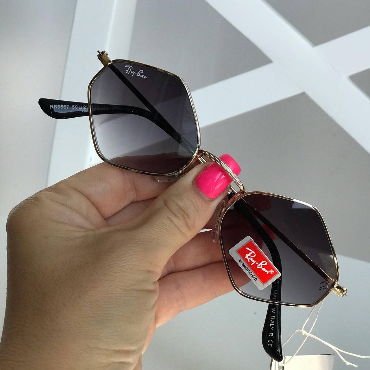 

Солнцезащитные очки в форме ромба в металлической оправе в стиле Ray Ban