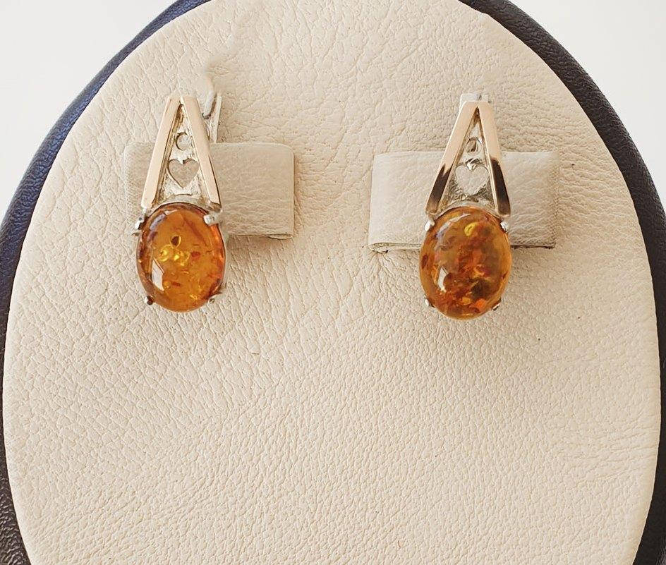 

Сережки серебряные с янтарем 4,12 г