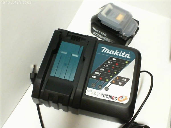 

Зарядное устройство с аккумулятором Makita LXT (BL1830B+DC18RC) 191A24-4