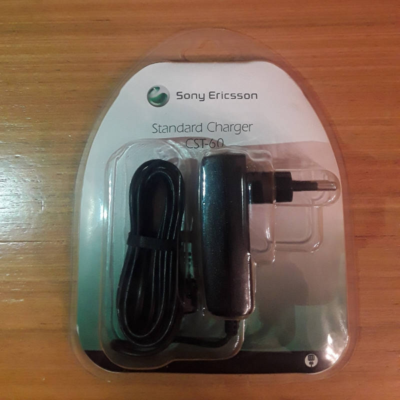 

Зарядное устройство Sony Ericsson CST-60