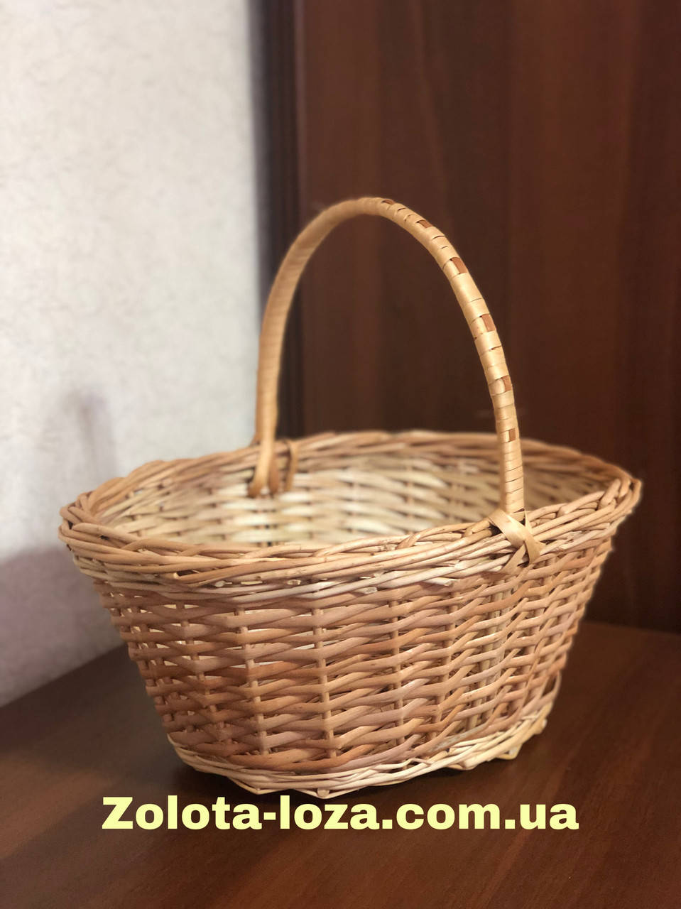 

Корзина плетеная из лозы для подарка. Арт:3072