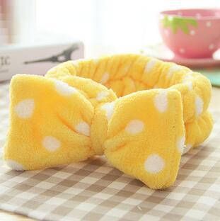 

Мягкая и удобная косметическая повязка для волос с бантиком в горошек