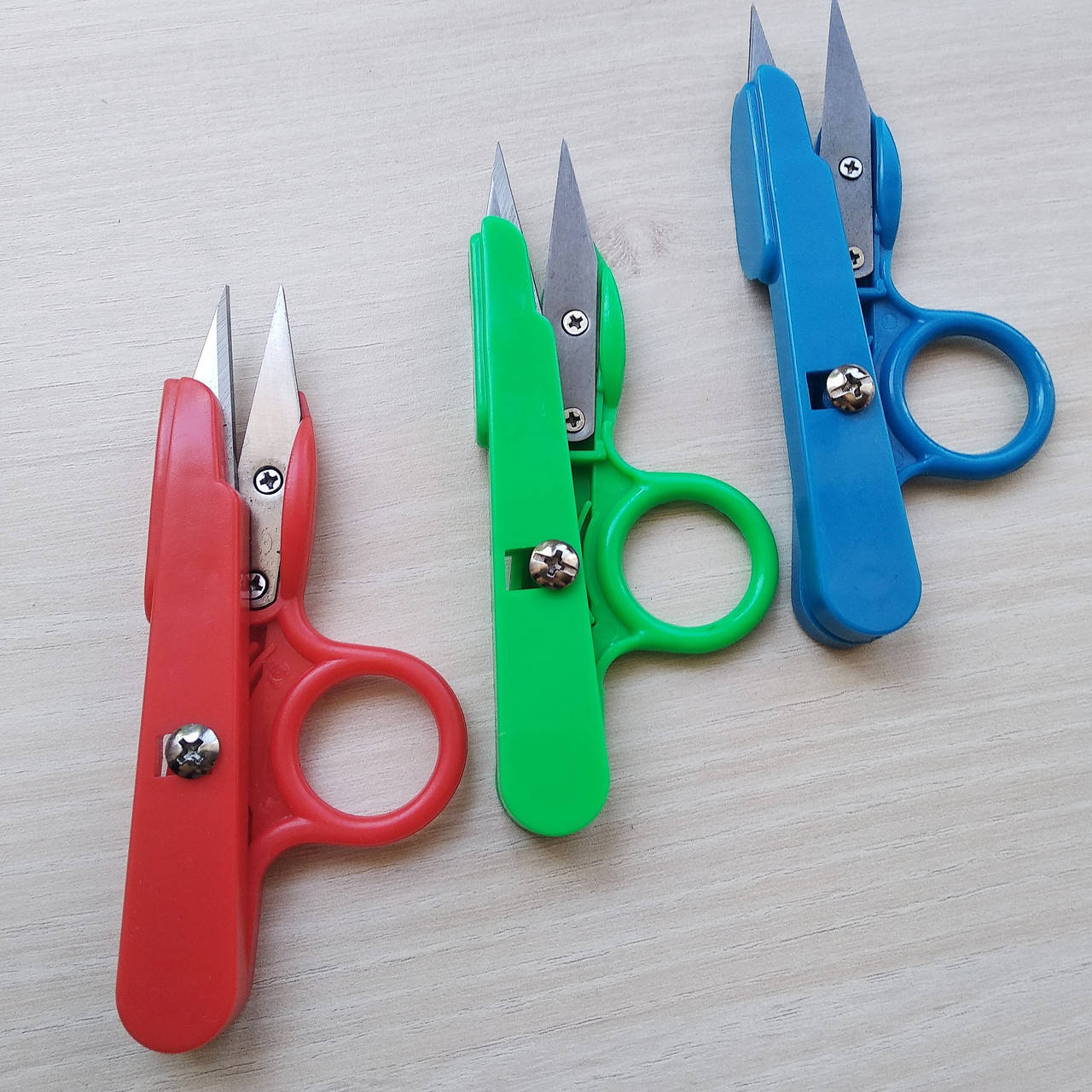 

Сніппер пластиковий з петелькою