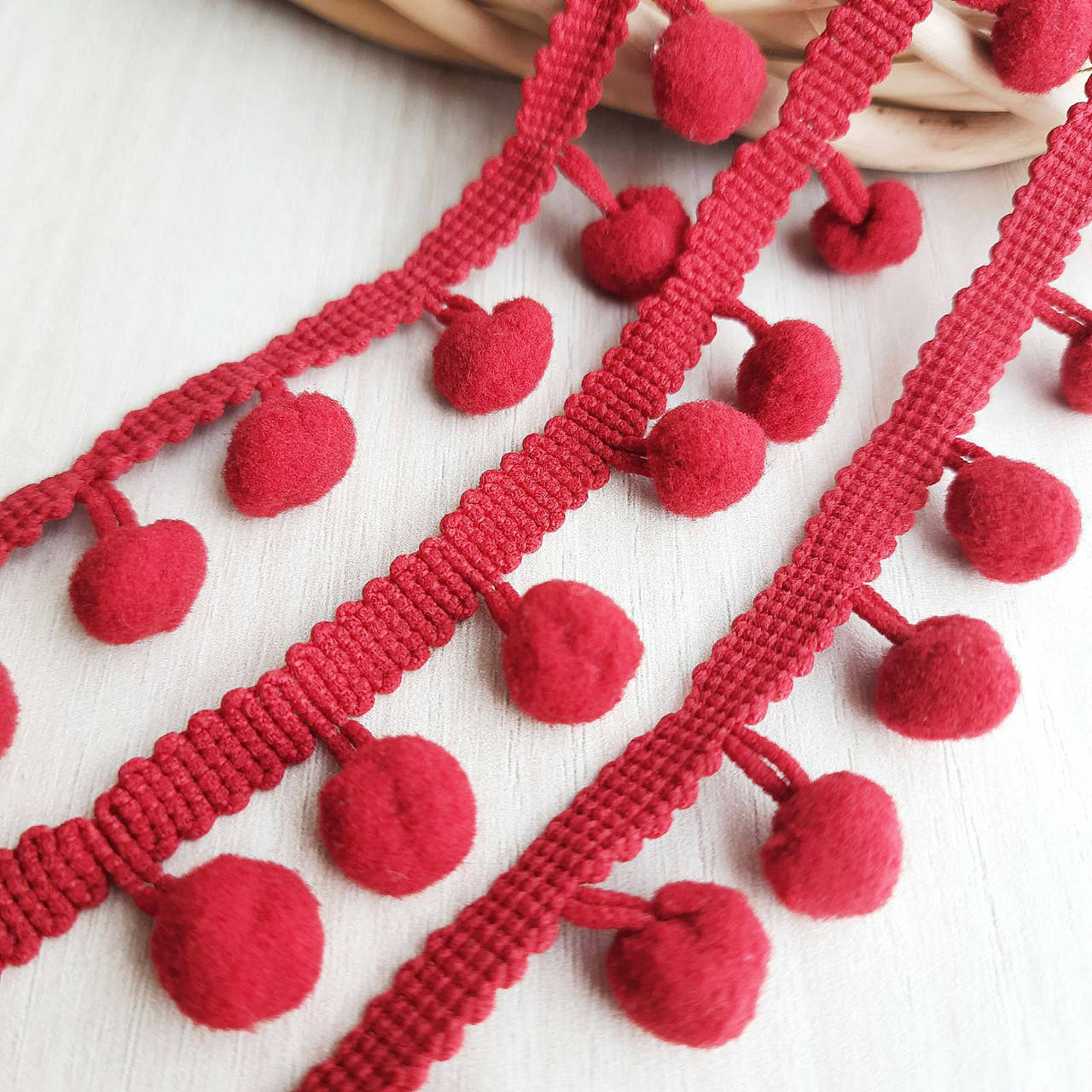 

Тасьма з кульками, червона, Красный