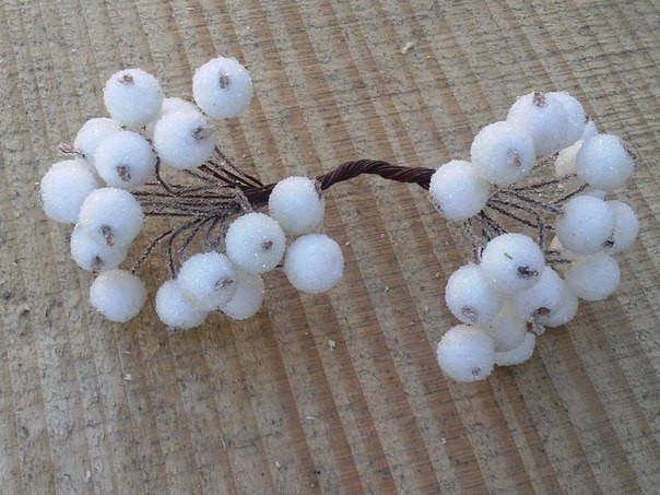 

Ягодки "морозные" белые