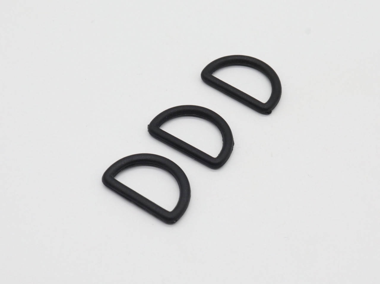 

Полукольцо пластик. 26х17мм.Под ленту 20мм