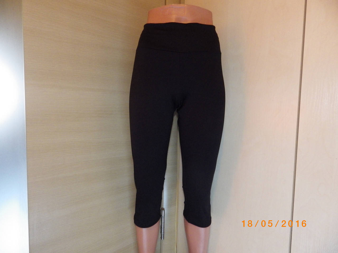 

Лосины короткие с вставкой кожа стеганка.