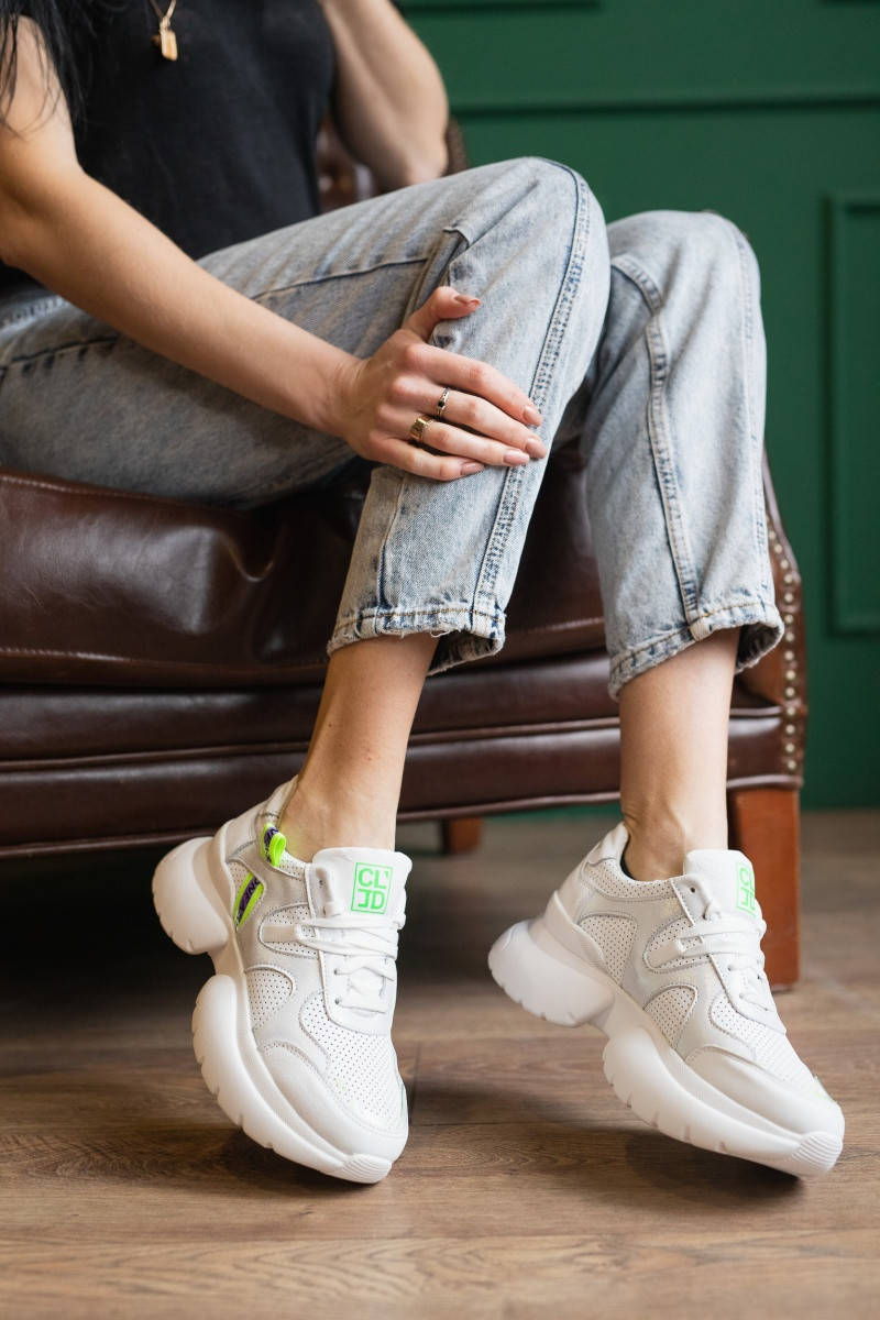 

Женские кроссовки кожаные летние белые Best Vak Перфорация ЖСС-20-06 (39)