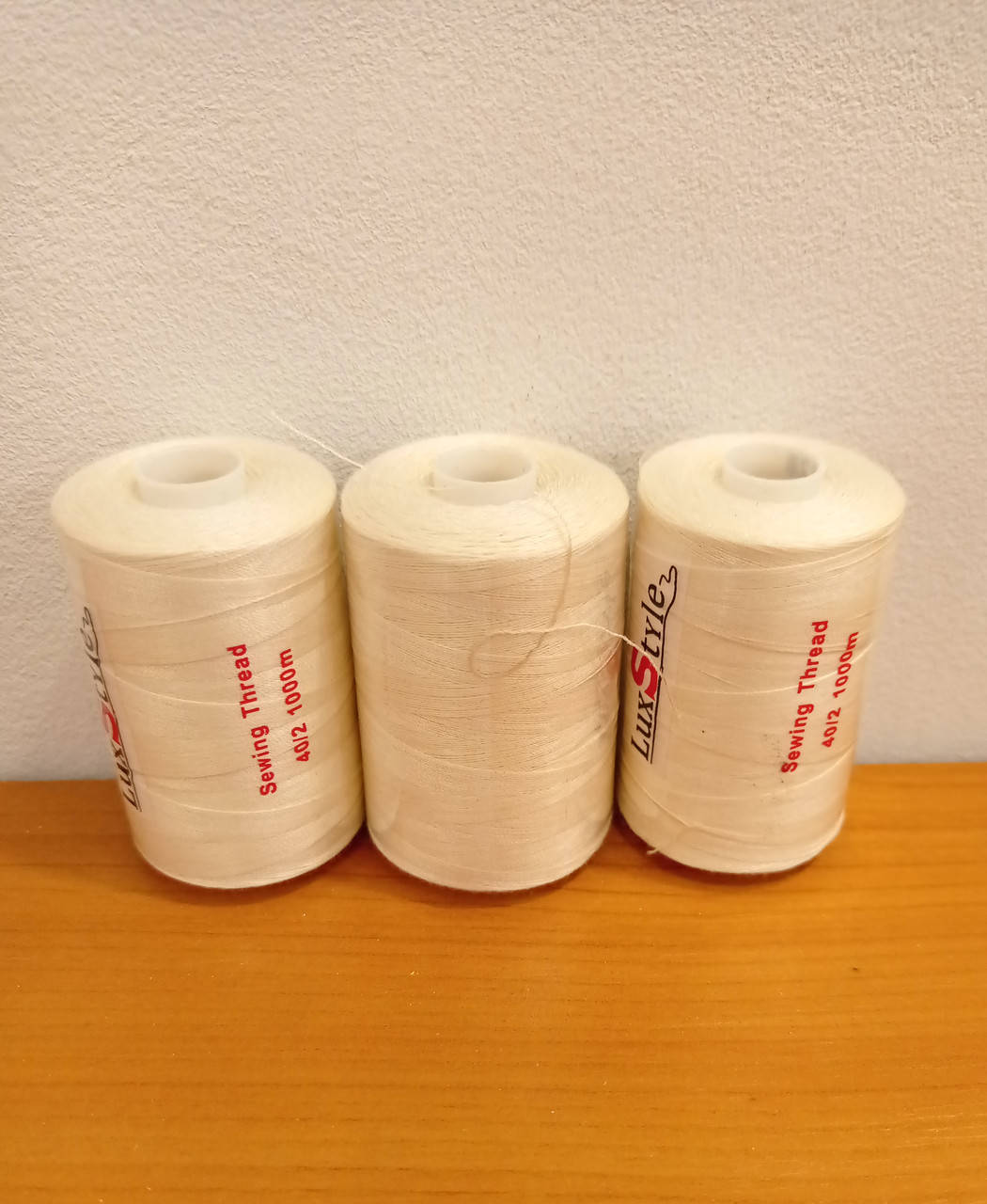 

Нитки швейные LuxStyle 40/2-1000м (100% полиэстeр) №128