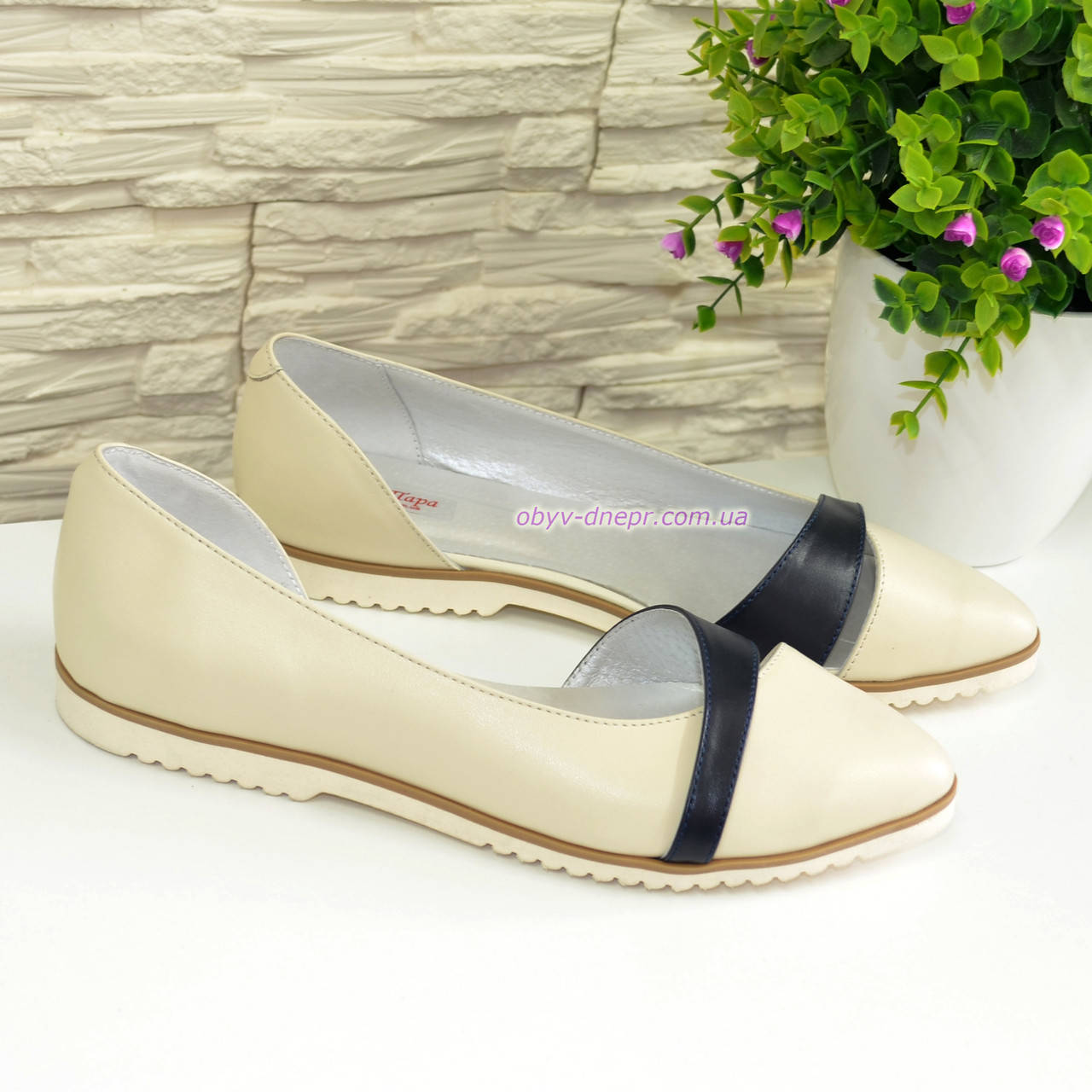 

Балетки женские на низком ходу, натуральная бежевая и синяя кожа