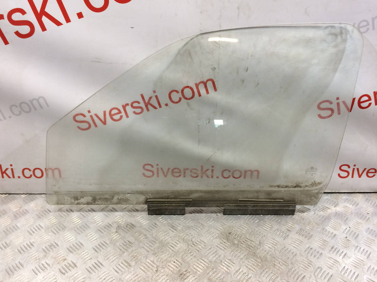 

Cтекло, боковое, стекло передней двери, Ford Sierra левое (старая)