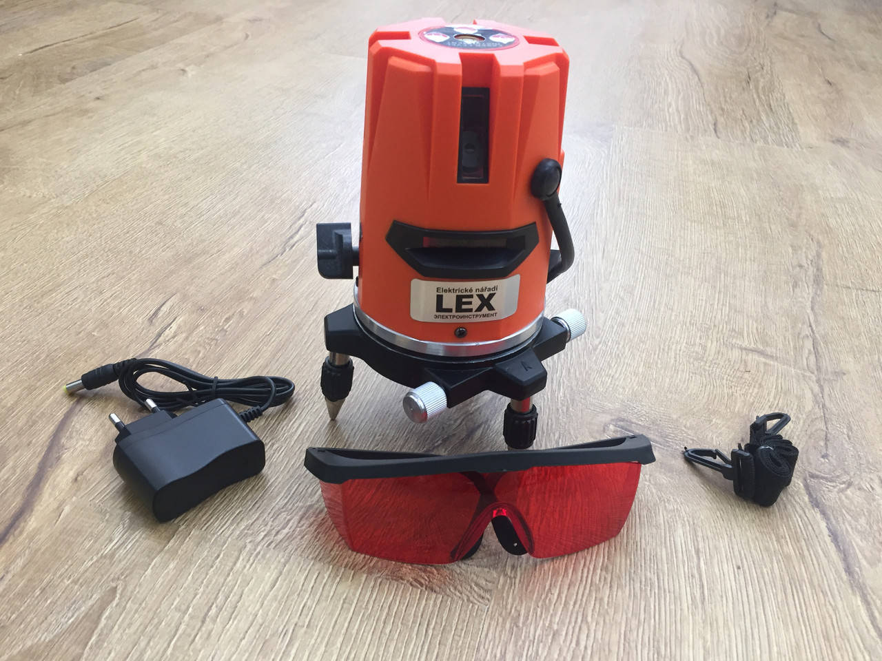 

Лазерный уровень, нивелир LEX LXNL01 : 5 линий + штатив в комплекте