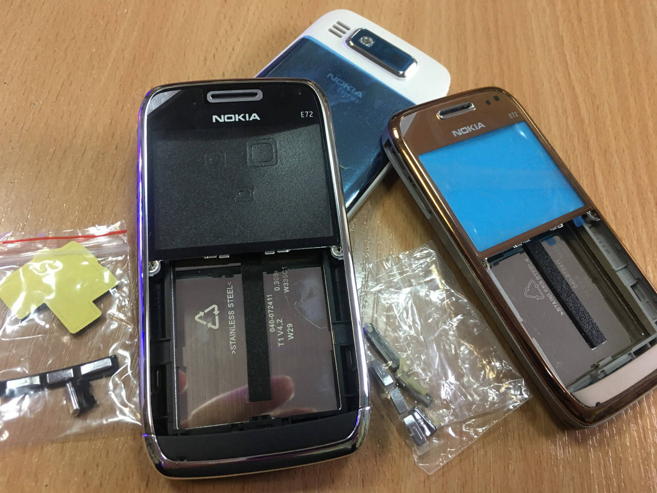 

Корпус для Nokia E72 золото белый сталь