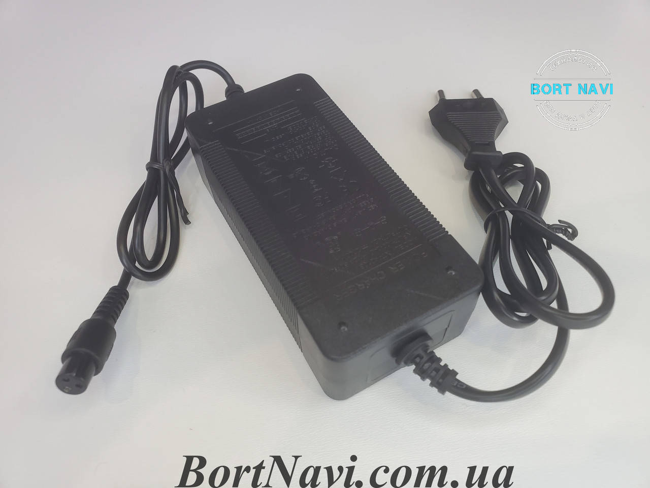 

Блок питания, зарядное устройство для гироборда, гироскутера 42V 2A NEW, Черный
