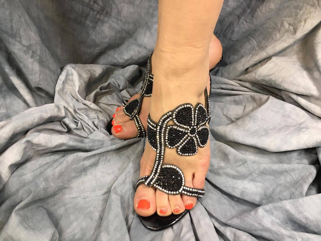 

Босоножки женские 8083-47 черные 35-40