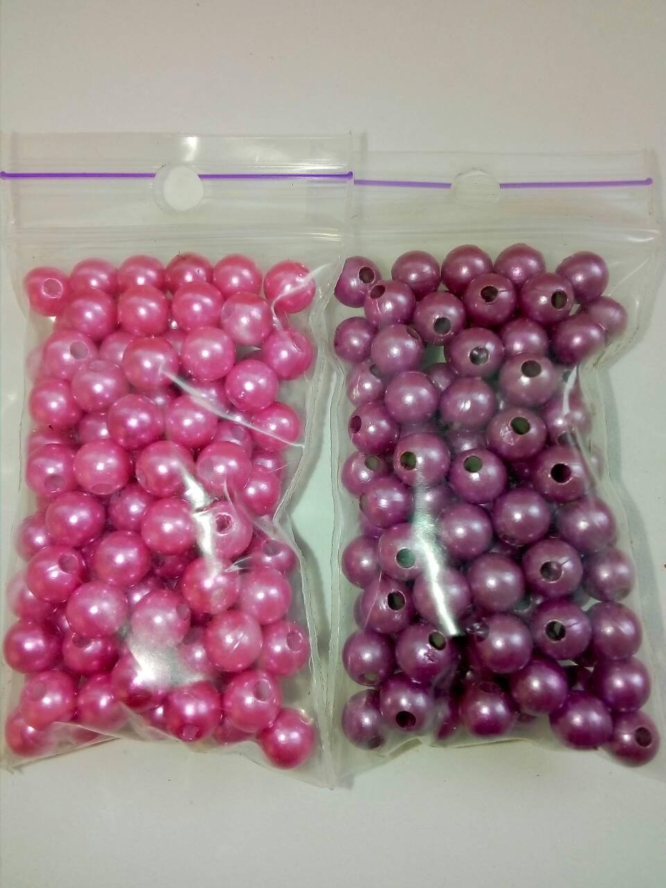 

Бусины перламутровые №6 12 г светлая сирень (слева)