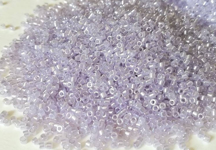 

Японський бісер Miyuki Delica 11/0 DB0241 - Pale Violet Ceylon