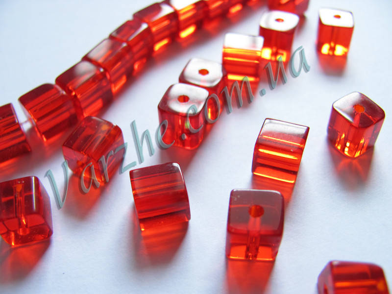 

Скляна намистина, червона, куб 6х6 мм