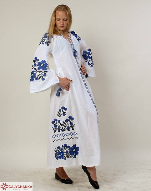 

Праздничное платье белое в пол с синим орнаментом, Разные цвета