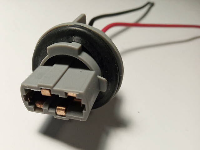 

Разъем фары W21W 2 конт. SQ-1920