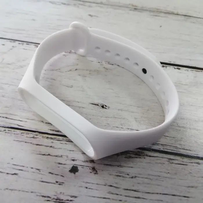 

Ремешок силиконовый для Mi Band 3/4- белый