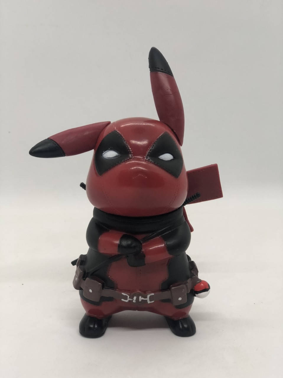 

Фигурка-игрушка Пикачу - Дедпул 15см Покемон / Марвел Pikachu Deadpool